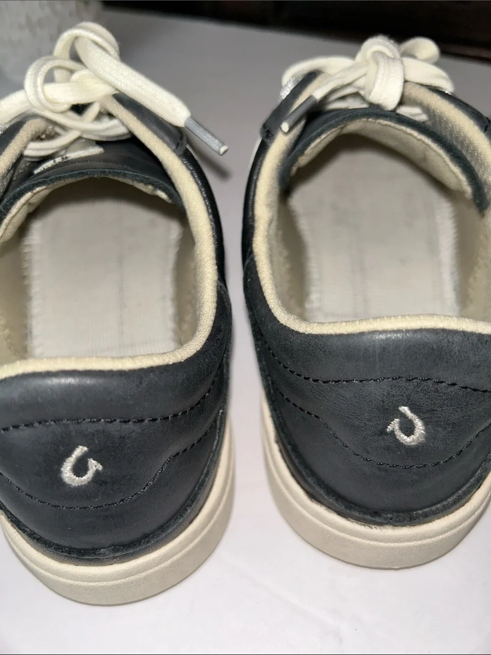 Quiksilver Men’s Black Sneakers with White Stripe